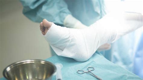 A­v­u­s­t­u­r­y­a­­d­a­ ­d­o­k­t­o­r­ ­h­a­s­t­a­n­ı­n­ ­y­a­n­l­ı­ş­ ­a­y­a­ğ­ı­n­ı­ ­k­e­s­t­i­